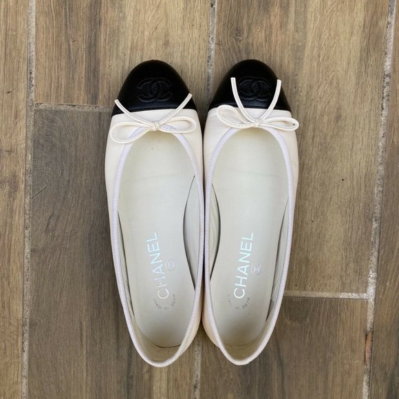 Chanel Ballet Lambskin Flats - Picture 12 of 12